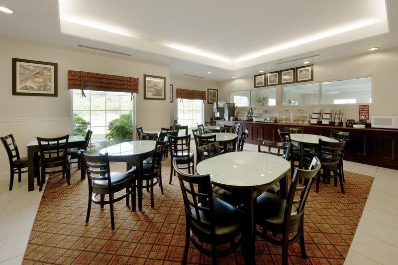 酒吧港贝斯特韦斯特酒店 Massapequa Park 餐厅 照片